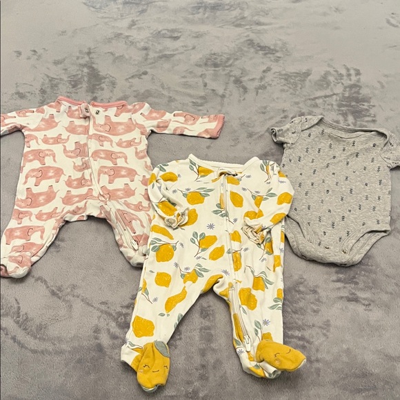 ❤️ 6 for 20 ❤️ 13 month cute pattern footy bundle - Picture 1 of 5